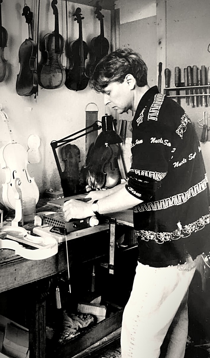 Portrait d’Alain Carbonare, maître luthier